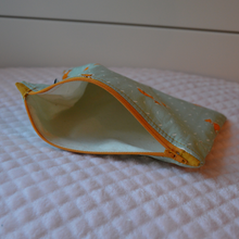 Charger l'image dans la galerie, EN STOCK Pochette de rangement 16x22cm en coton bio fabriqué en France - motif renards