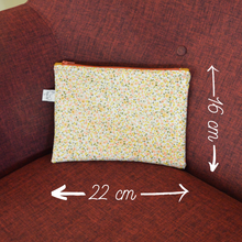 Charger l'image dans la galerie, EN STOCK Pochette de rangement 16x22cm en coton bio - motif liberty à zip rose