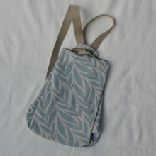 Charger l'image dans la galerie, EN STOCK Sac à dos 2-en-1 en toile de jute et coton - feuillage couleur vert menthe