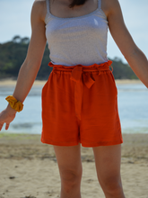 Charger l'image dans la galerie, ÉPUISÉ Short paperbag 100% fait main - crêpe de viscose éco-responsable certifié Ecovero™ - coloris tangerine