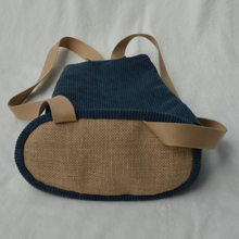 Charger l'image dans la galerie, Sac à dos 2-en-1 en toile de jute et velours bleu navy