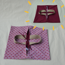 Charger l'image dans la galerie, Sac à tarte à éventails roses et dorés à sangles couleur ficelle / intérieur lie de vin