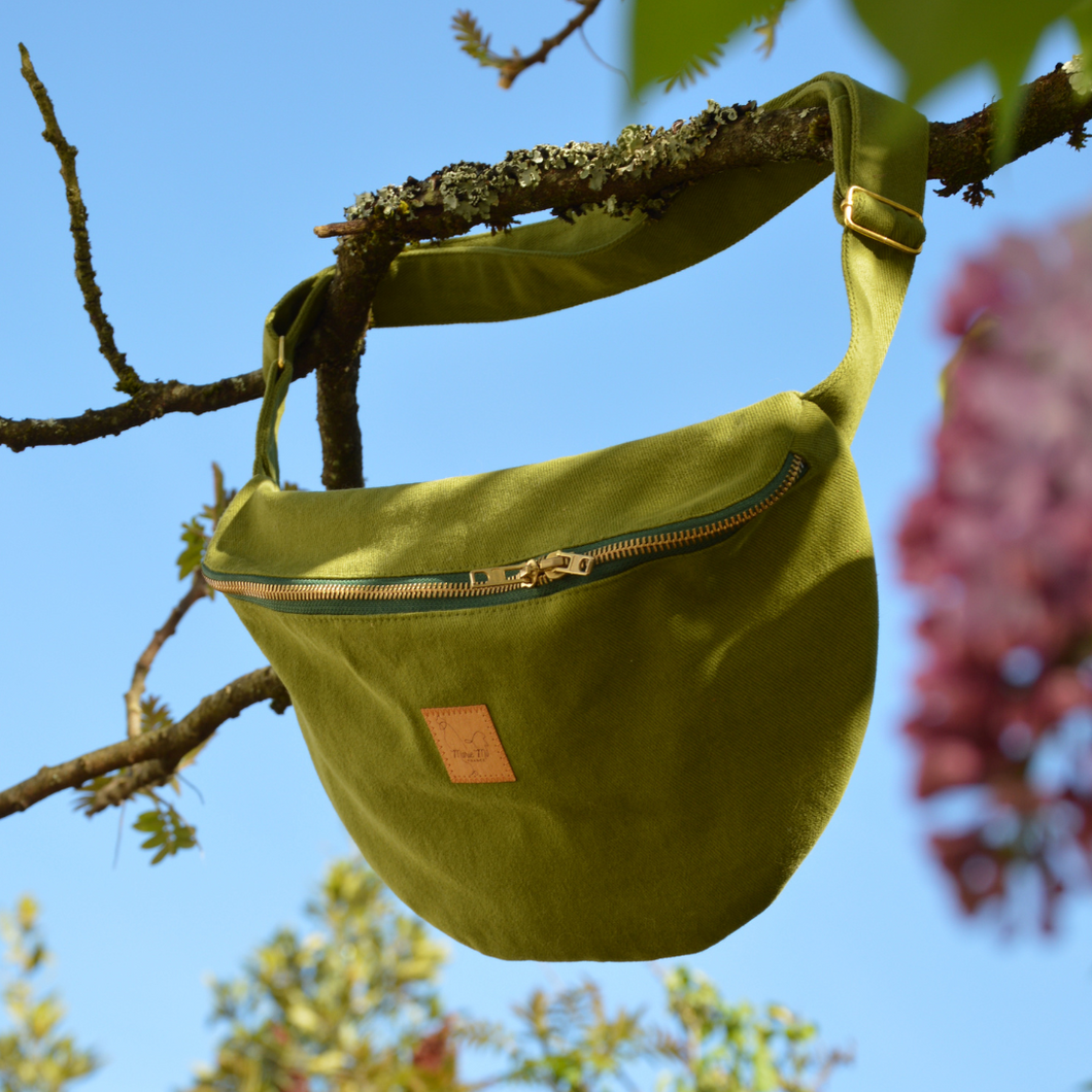 EN STOCK Sac banane XXL - gabardine de coton vert matcha / zip double curseur vert et doré