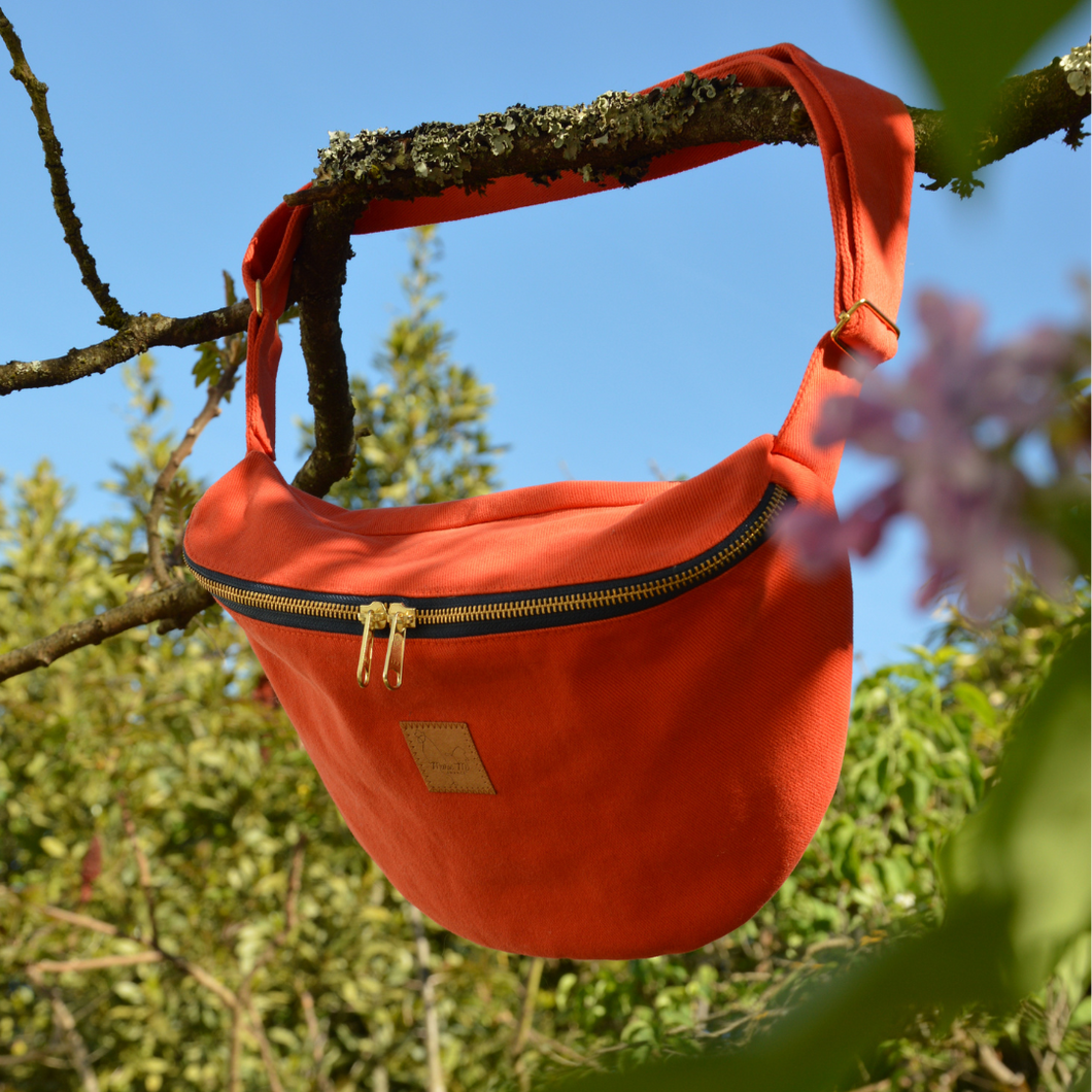 Sac banane XXL - gabardine de coton orange tangerine / zip double curseur bleu marine et doré