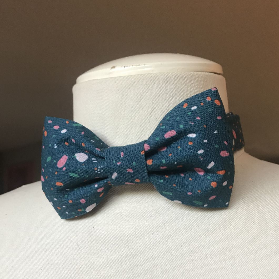 Noeud papillon adulte en coton BIO #4 (bleu à pois multicolores)