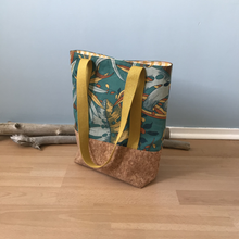 Charger l&#39;image dans la galerie, Tote bag liège et jaune moutarde à motifs savane
