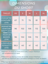 Charger l&#39;image dans la galerie, Short paperbag 100% fait main - twill de viscose éco-responsable certifié Ecovero™  - iris sur fond bleu marine
