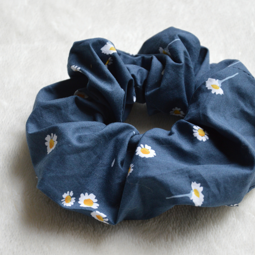 EN STOCK Chouchou adulte en coton BIO #12 (motif marguerites bleu marine)