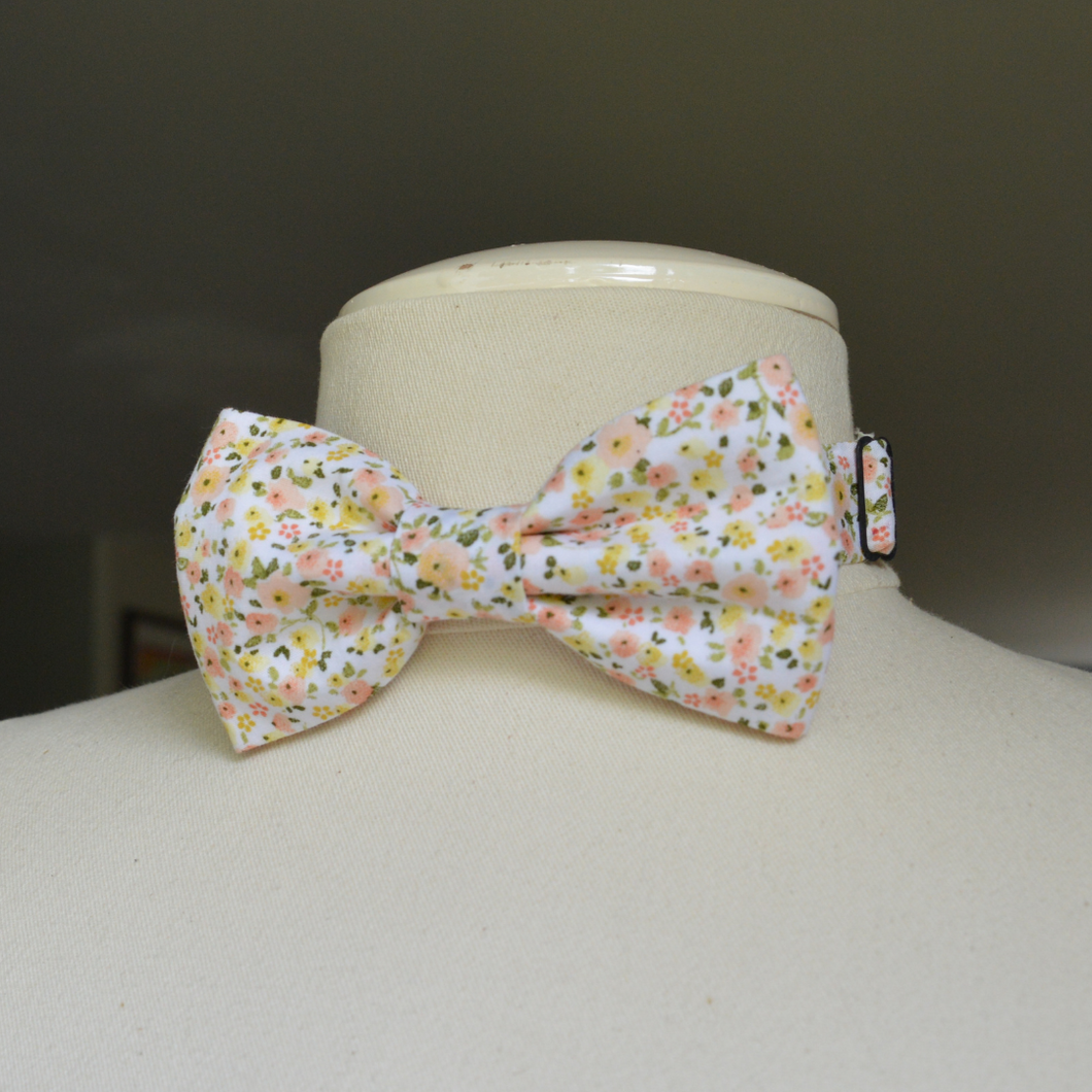 EN STOCK Noeud papillon adulte en coton BIO #11 (blanc à fleurs Liberty)