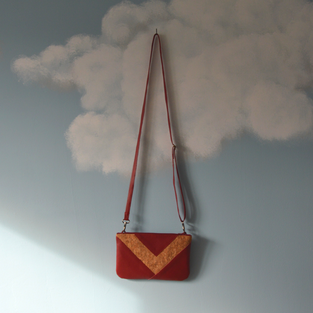 1 EXEMPLAIRE EN STOCK Pochette Victoire rouge bordeaux et liège