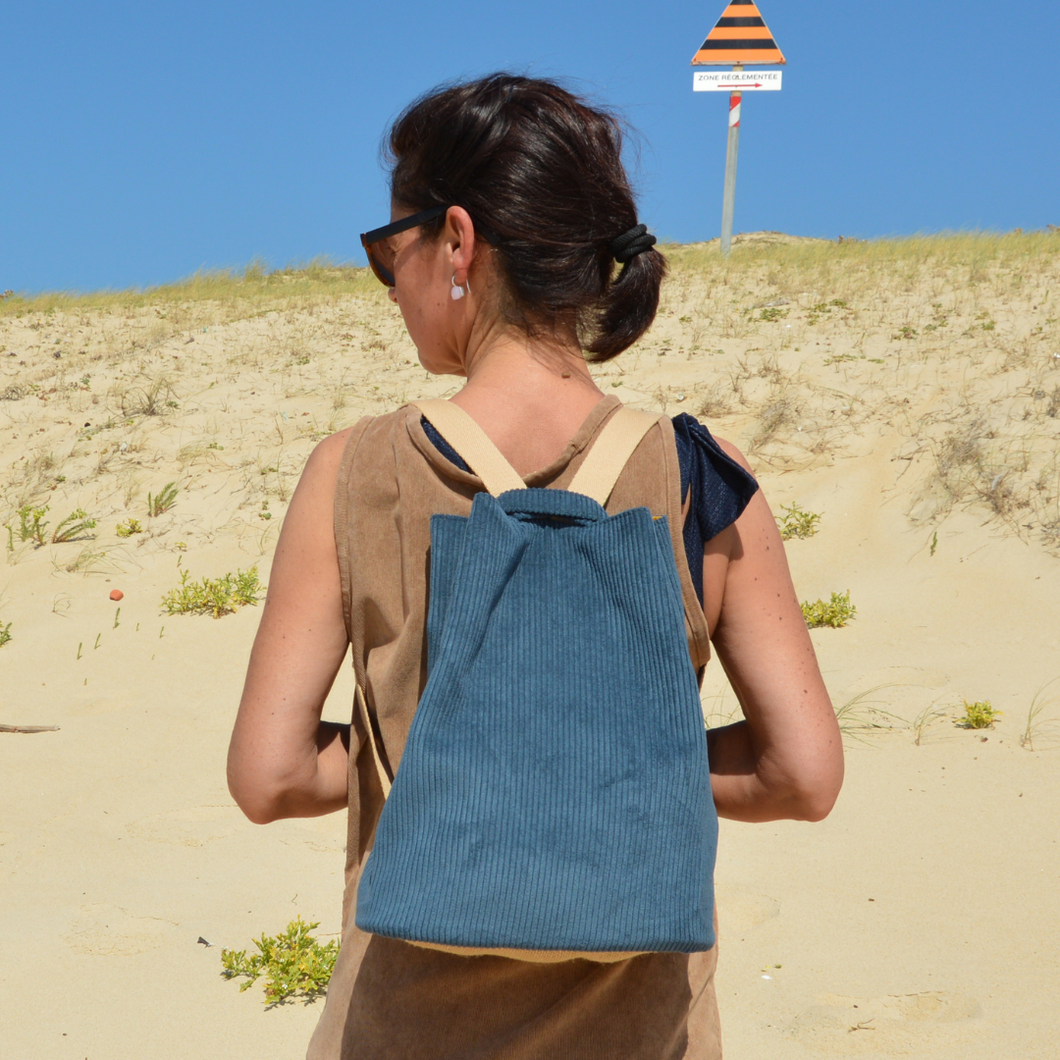 Sac à dos 2-en-1 en toile de jute et velours bleu navy